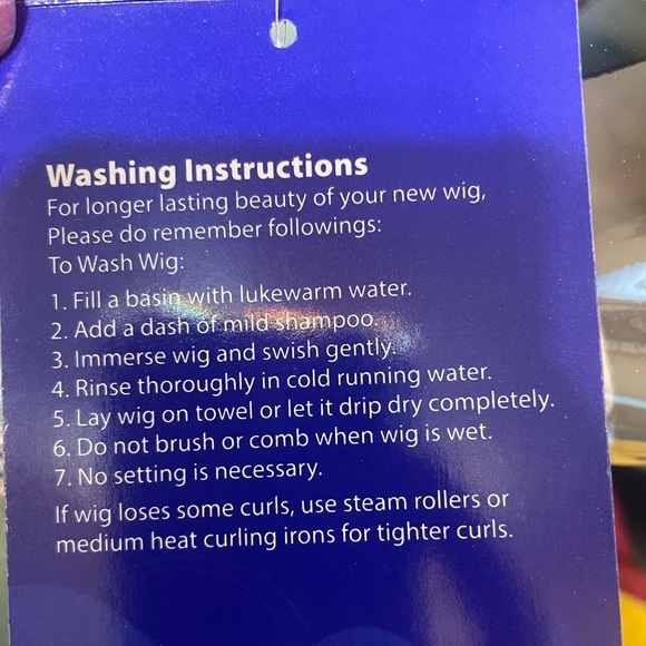 NWT 100% Premium Fiber Wig by HairSense - Picture 4 of 4